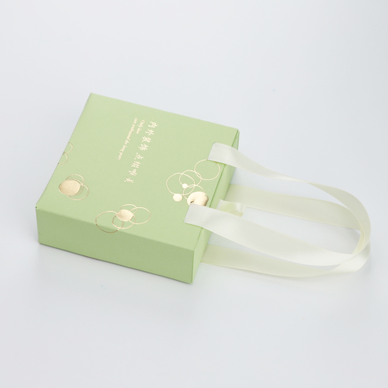 Portagioie in carta con mini pacchetto personalizzato all'ingrosso